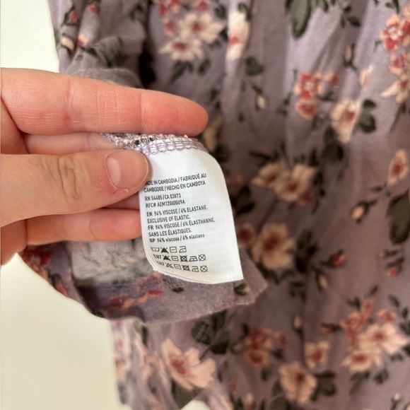 🎉4/30$🎉 American Eagle Off-Shoulder Floral Top – Size XS - Picture 4 of 4